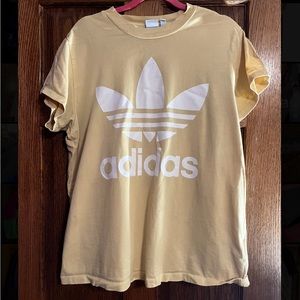 Adidas t-shirt | size medium |